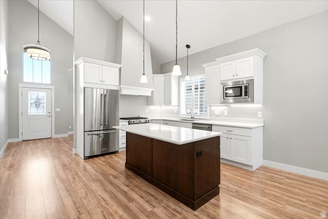 725 EAGLE PASS, North Salt Lake, UT 84054