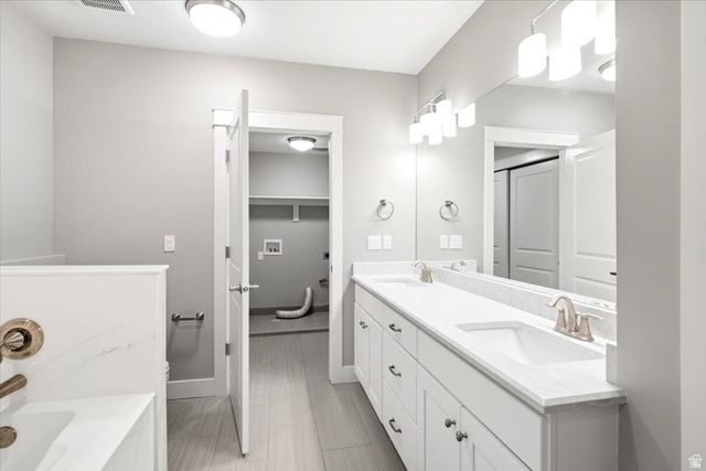 725 EAGLE PASS, North Salt Lake, UT 84054