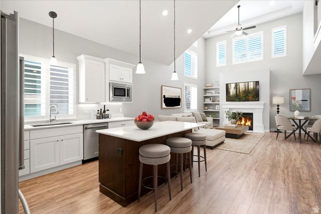 725 EAGLE PASS, North Salt Lake, UT 84054