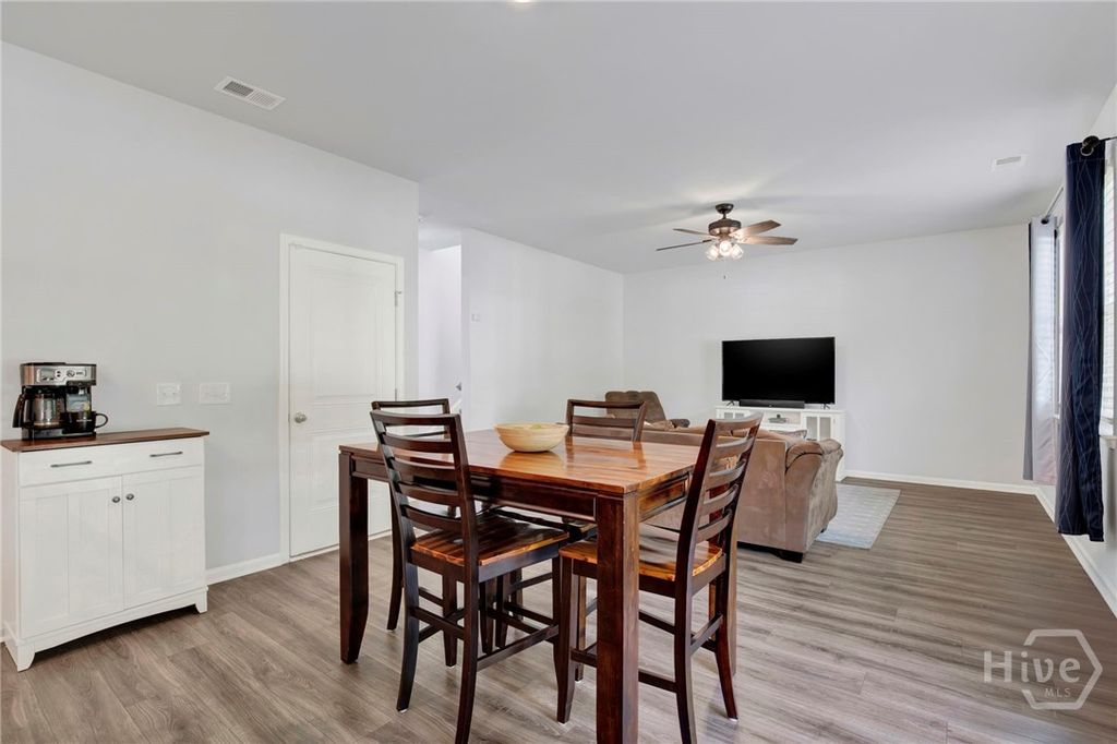 Image 11 of property listing at 367 Brennan Drive, Richmond Hill, GA 31324