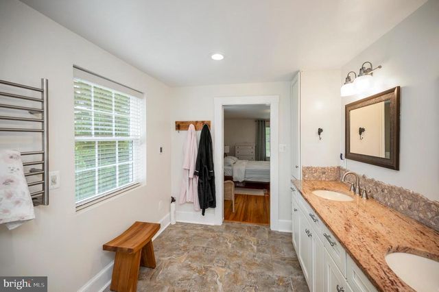 11119 LEES MILL RD, Remington, VA 22734