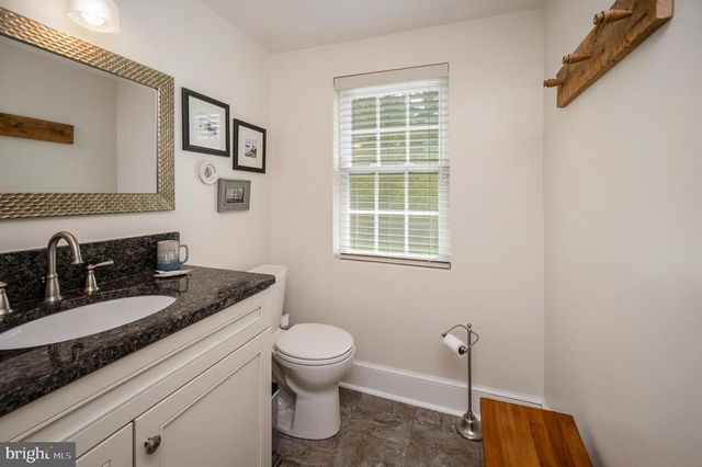 11119 LEES MILL RD, Remington, VA 22734