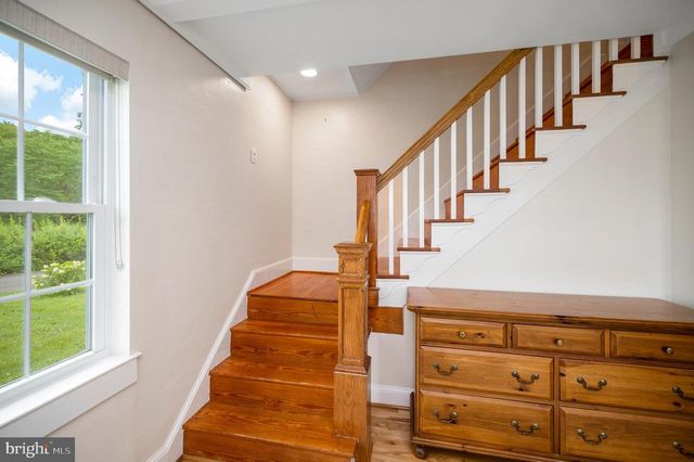 11119 LEES MILL RD, Remington, VA 22734