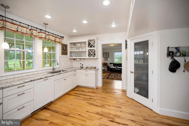 11119 LEES MILL RD, Remington, VA 22734