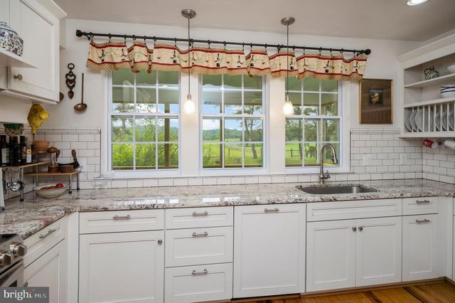 11119 LEES MILL RD, Remington, VA 22734