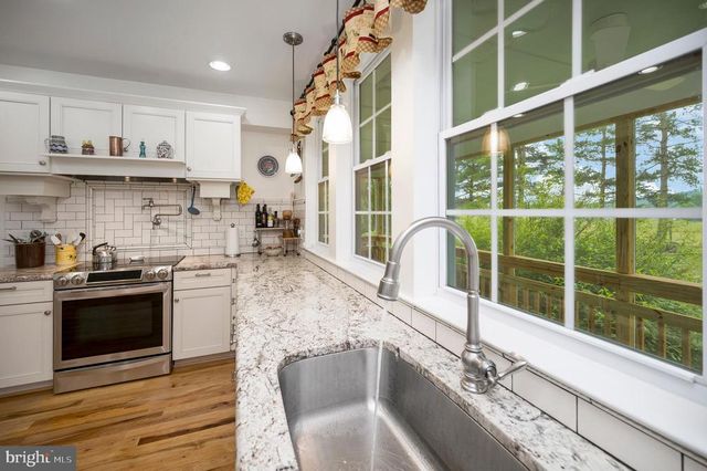 11119 LEES MILL RD, Remington, VA 22734