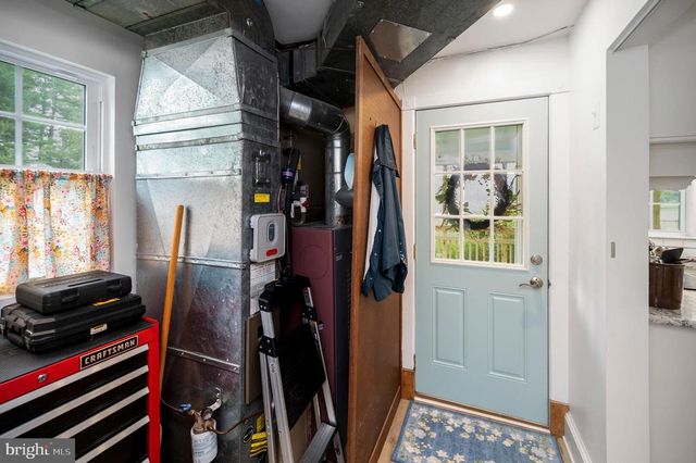 11119 LEES MILL RD, Remington, VA 22734