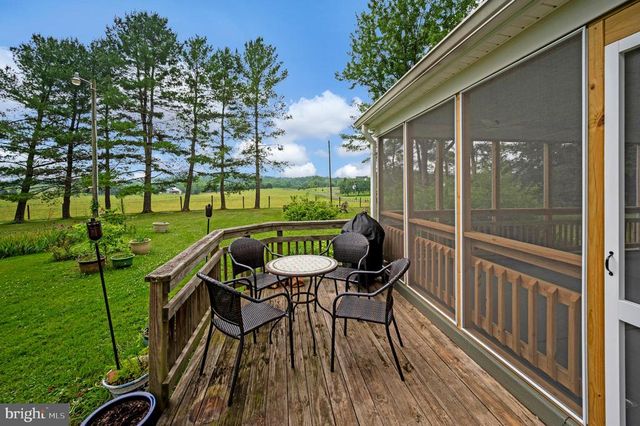 11119 LEES MILL RD, Remington, VA 22734