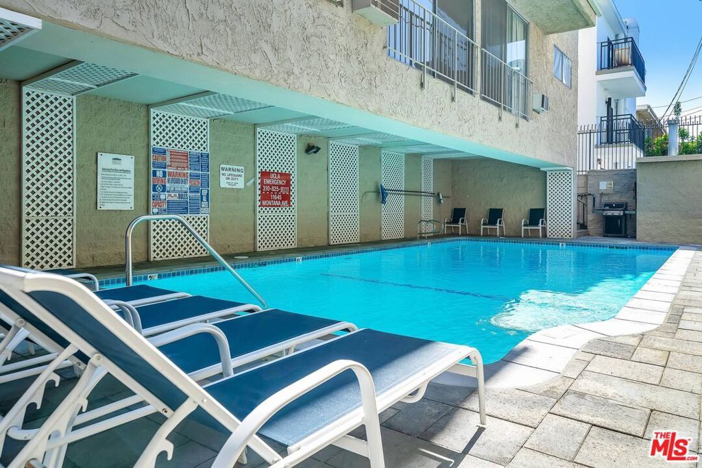 Image 19 of property listing at 11645 Montana Avenue 107, Los Angeles, CA 90049