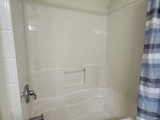 5703 Dennison Drive, Fort Wayne, IN 46835