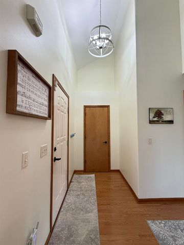 5703 Dennison Drive, Fort Wayne, IN 46835