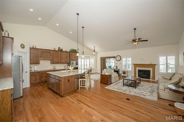 1210 Emerald Gardens Drive, St Peters, MO 63376