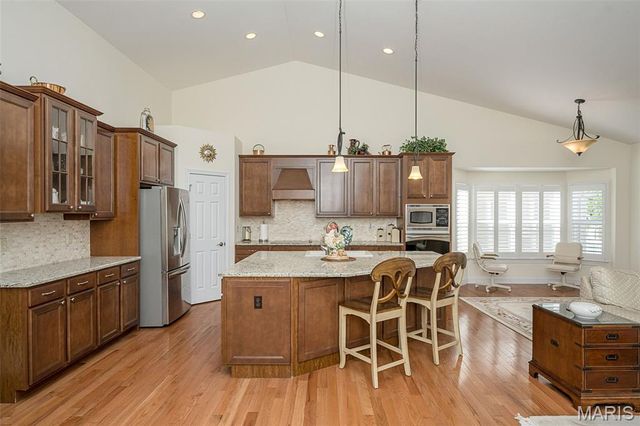 1210 Emerald Gardens Drive, St Peters, MO 63376