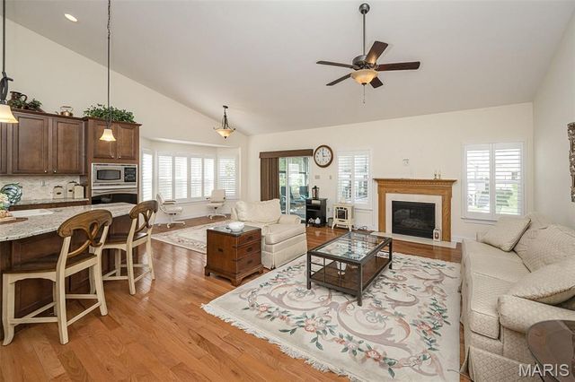 1210 Emerald Gardens Drive, St Peters, MO 63376