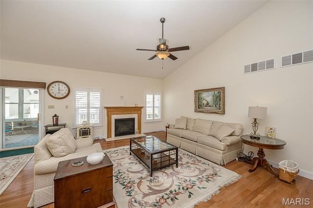 1210 Emerald Gardens Drive, St Peters, MO 63376