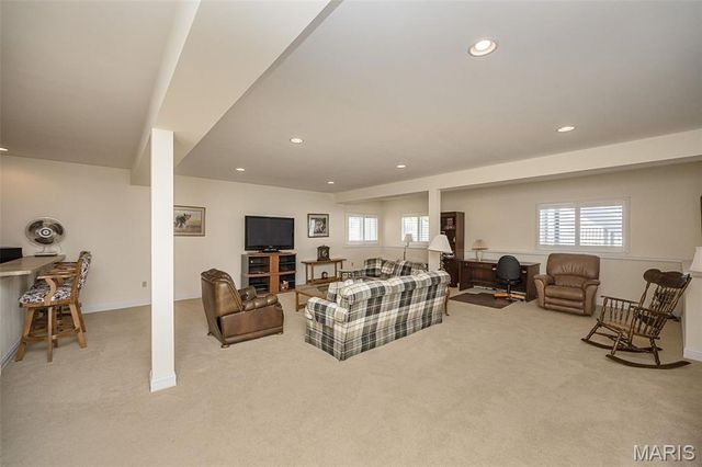 1210 Emerald Gardens Drive, St Peters, MO 63376