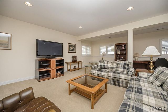 1210 Emerald Gardens Drive, St Peters, MO 63376