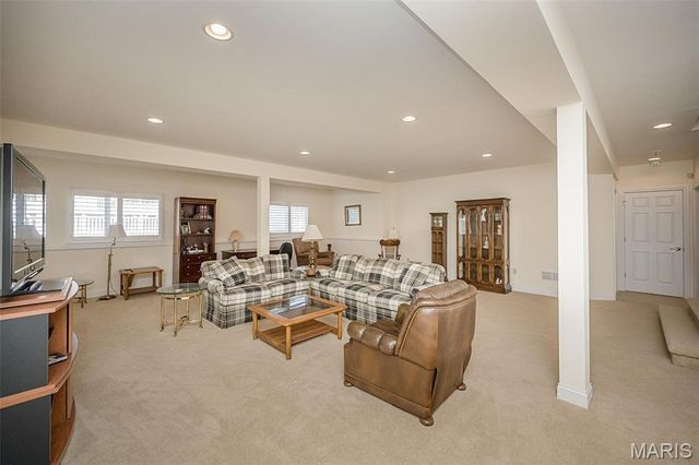 1210 Emerald Gardens Drive, St Peters, MO 63376