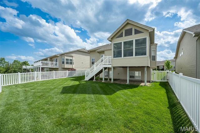 1210 Emerald Gardens Drive, St Peters, MO 63376