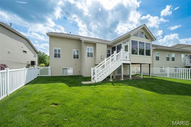 1210 Emerald Gardens Drive, St Peters, MO 63376
