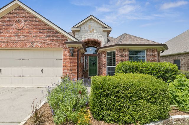 6806 Bear Lane, Greenville, TX 75402