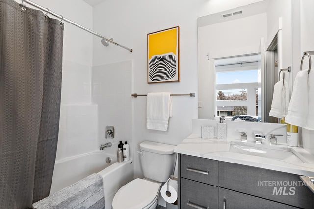 599 W Warren St, Boise, ID 83706