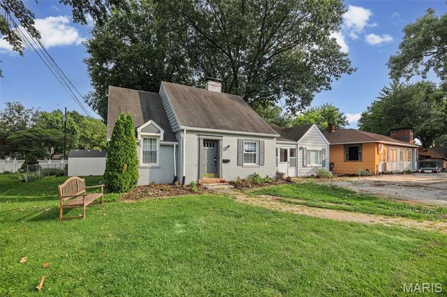 308 Carlyle Avenue, Belleville, IL 62221