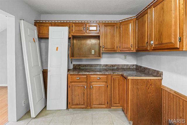 308 Carlyle Avenue, Belleville, IL 62221