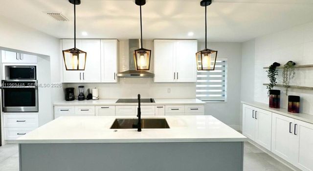 13513 SW 5th St, Miami, FL 33184