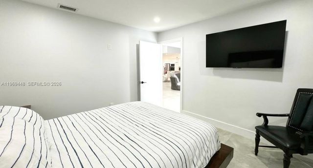 13513 SW 5th St, Miami, FL 33184