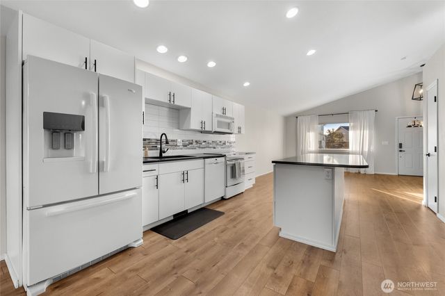 16408 Cascadian Avenue SE, Yelm, WA 98597