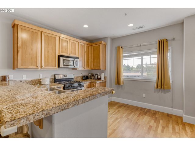 18465 Sw STEPPING STONE Dr 11, Beaverton, OR 97003