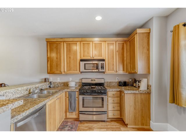 18465 Sw STEPPING STONE Dr 11, Beaverton, OR 97003