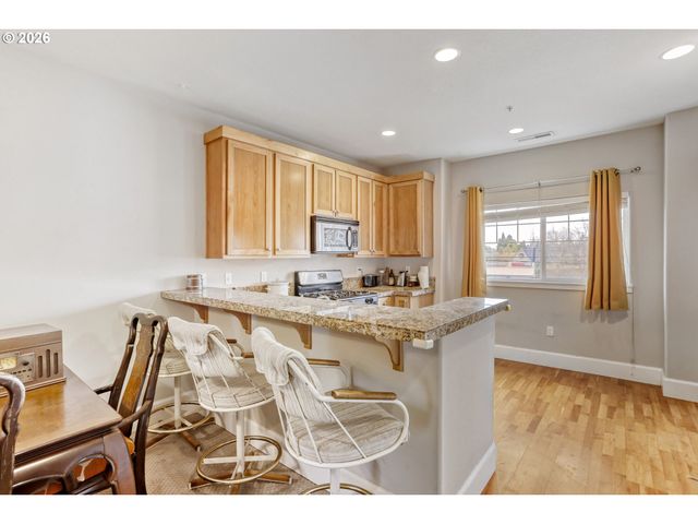 18465 Sw STEPPING STONE Dr 11, Beaverton, OR 97003