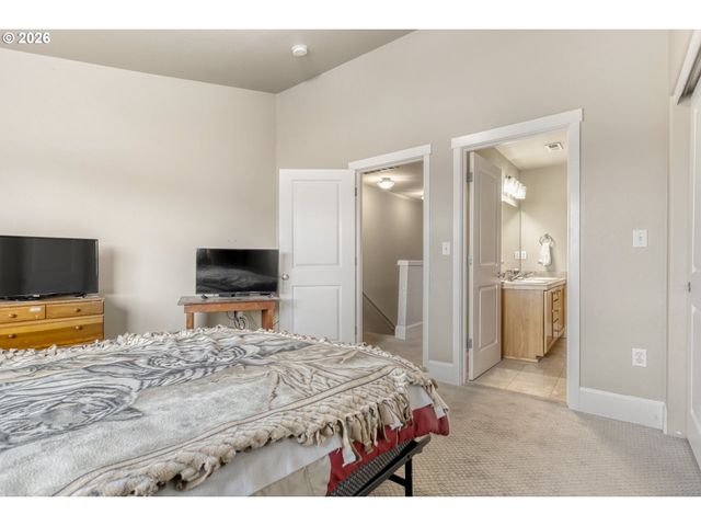 18465 Sw STEPPING STONE Dr 11, Beaverton, OR 97003