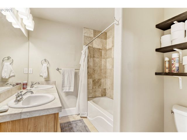 18465 Sw STEPPING STONE Dr 11, Beaverton, OR 97003