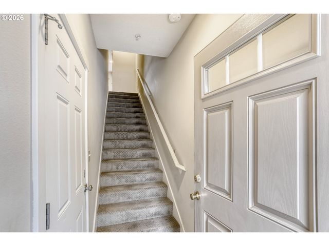 18465 Sw STEPPING STONE Dr 11, Beaverton, OR 97003