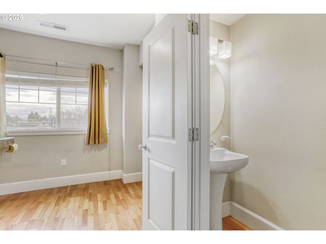 18465 Sw STEPPING STONE Dr 11, Beaverton, OR 97003