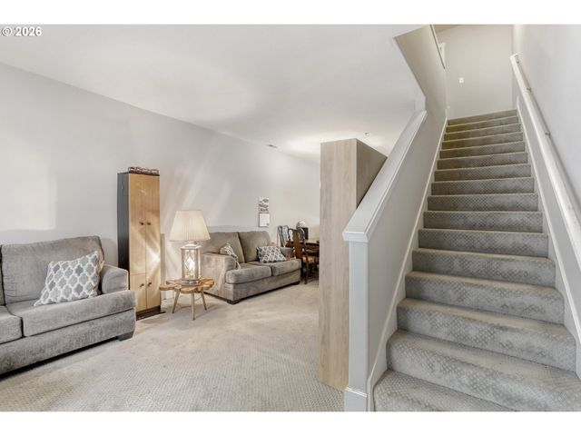 18465 Sw STEPPING STONE Dr 11, Beaverton, OR 97003