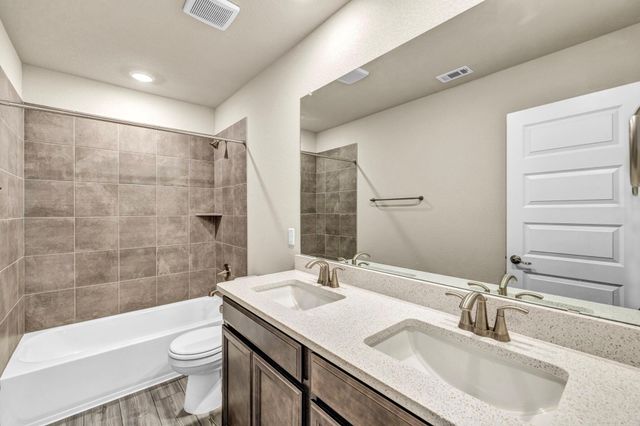 233 El Capitan LOOP, Dripping Springs, TX 78620