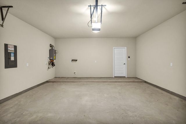 233 El Capitan LOOP, Dripping Springs, TX 78620