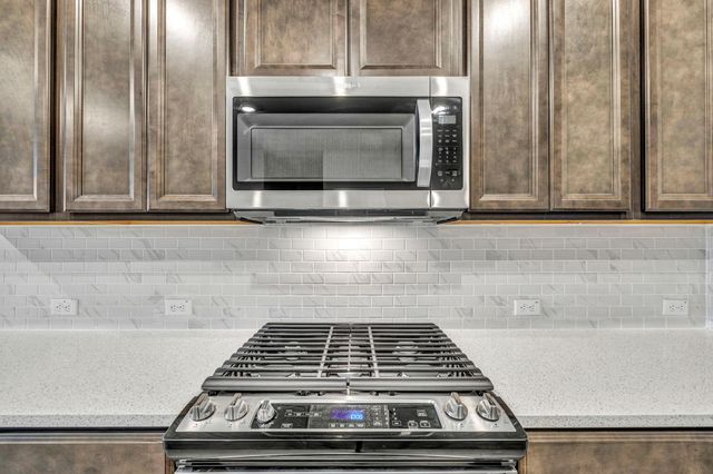 233 El Capitan LOOP, Dripping Springs, TX 78620