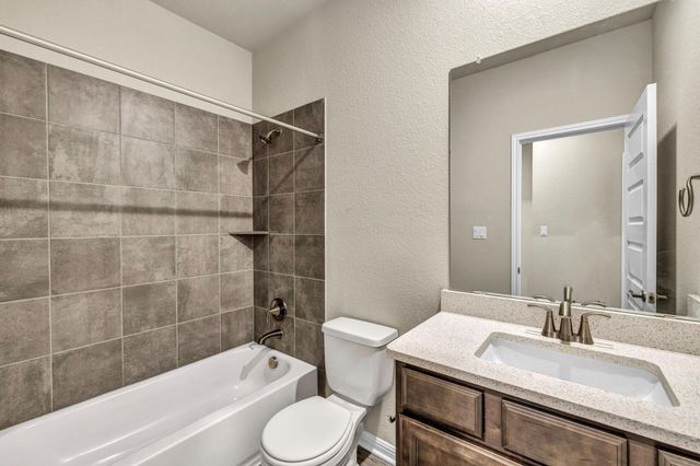 233 El Capitan LOOP, Dripping Springs, TX 78620