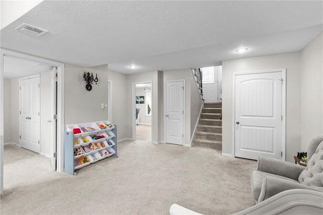 4128 Cades Cove, Leavenworth, KS 66048