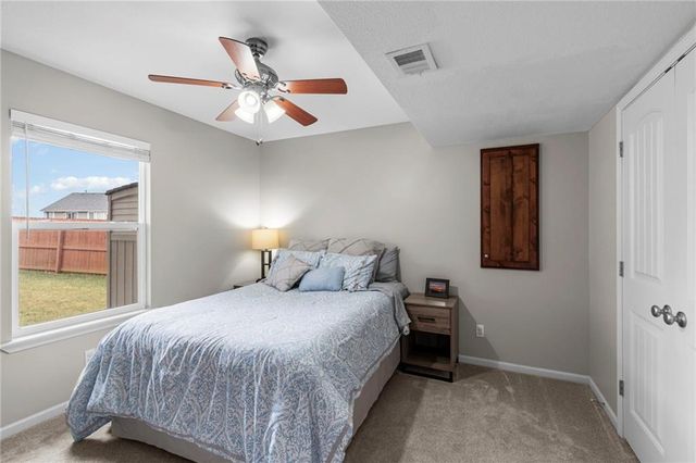 4128 Cades Cove, Leavenworth, KS 66048