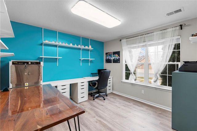 4128 Cades Cove, Leavenworth, KS 66048