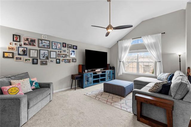 4128 Cades Cove, Leavenworth, KS 66048