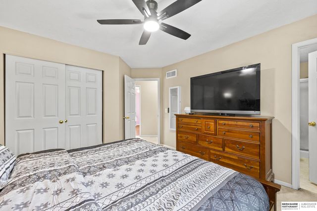 13021 Vernon Avenue, Omaha, NE 68164