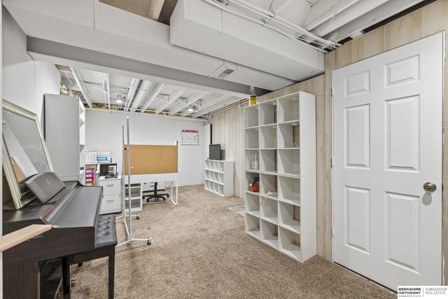 13021 Vernon Avenue, Omaha, NE 68164