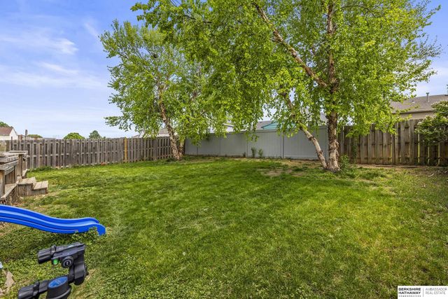 13021 Vernon Avenue, Omaha, NE 68164